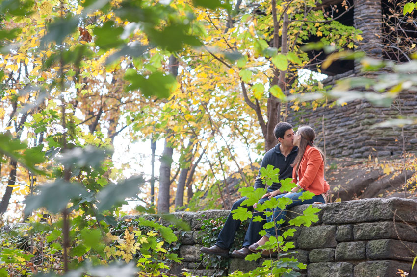 04-mikkelpaige-kristen_anthony-engagement-nyc_fort_tyron_cloisters_fall