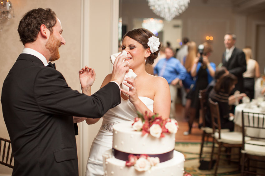 Mikkel Paige Photography | Waterfront Wedding at the Molly Pitcher Inn | Cake Cutting