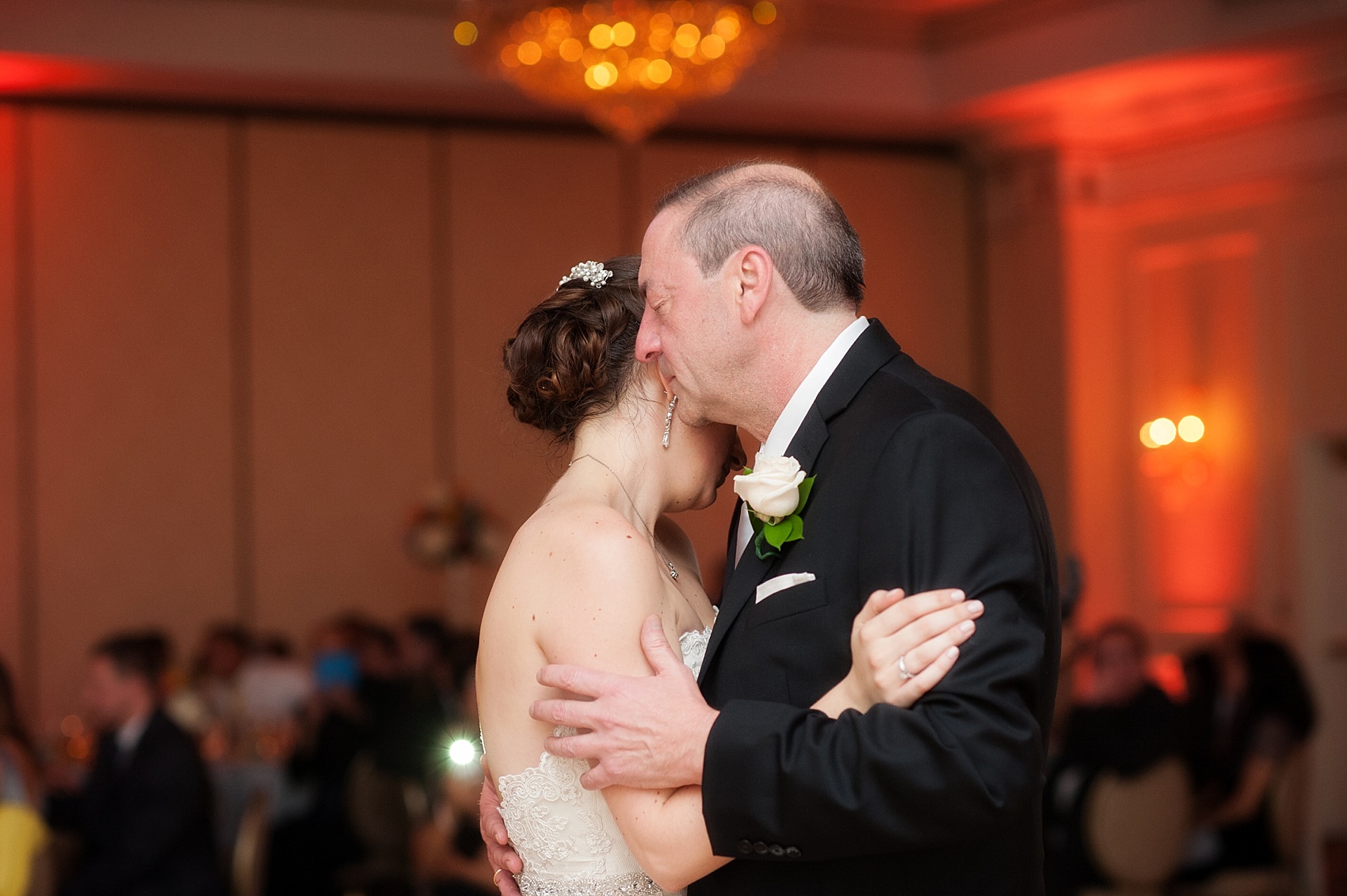 Father of the Bride moments. Images by Mikkel Paige Photographer. #fathersday #fatherofthebride