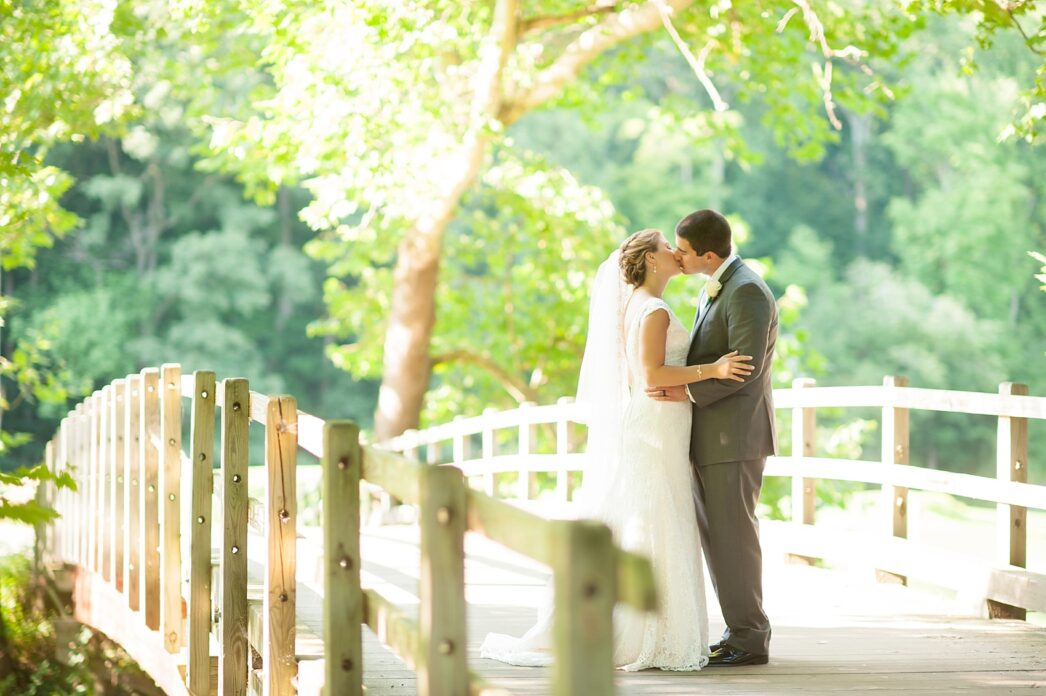 Hollow Brook Golf Club summer wedding photos in Cortlandt Manor, New York, by Mikkel Paige Photography.