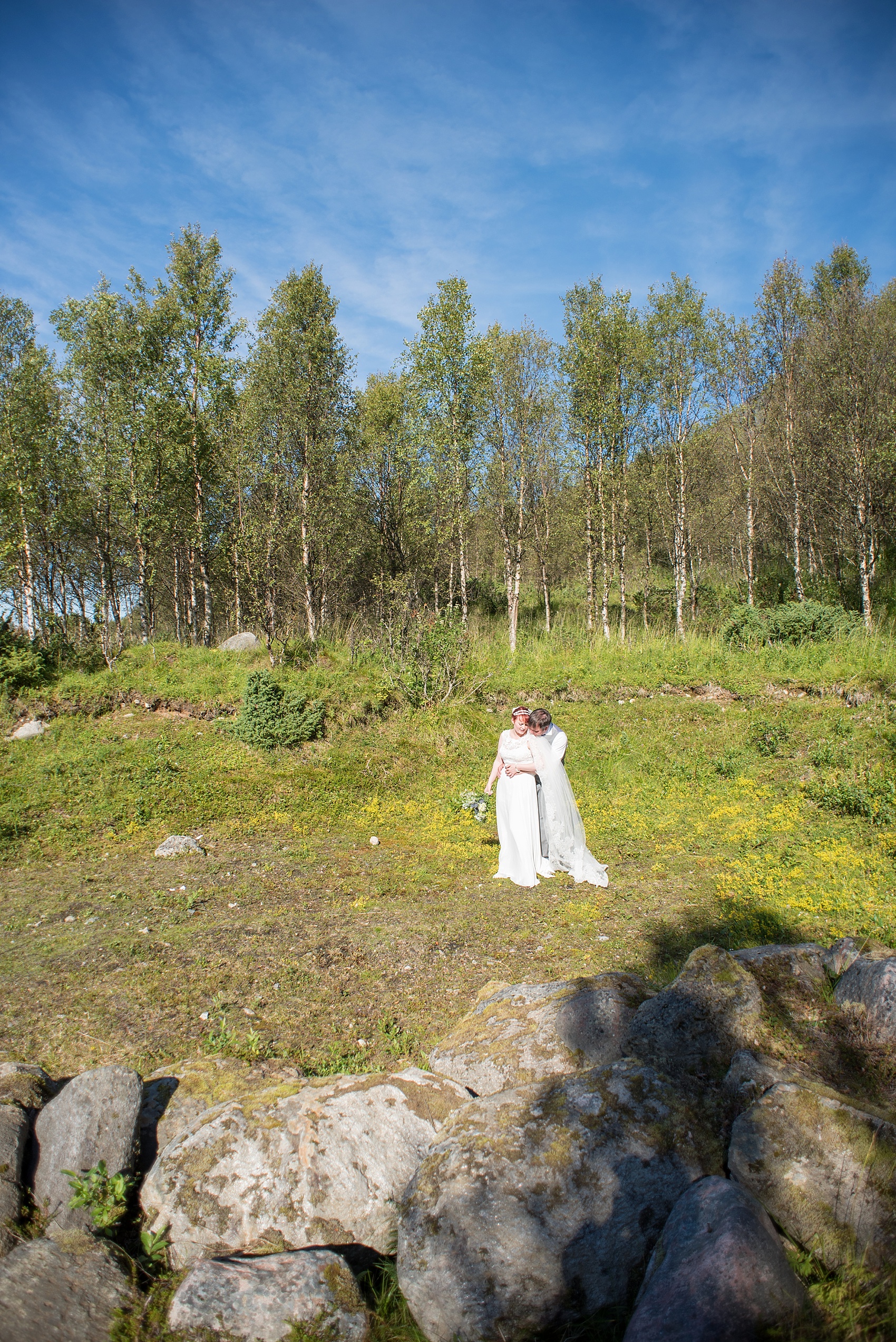 Norway wedding photos by Mikkel Paige Photography, destination wedding photographer. In the woods in Rolloya.