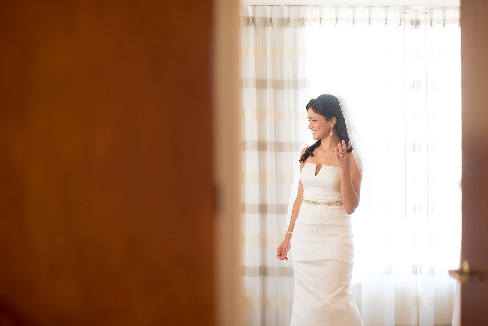 Waveny House Connecticut wedding photos by Mikkel Paige Photography. The bride gets ready for her day.