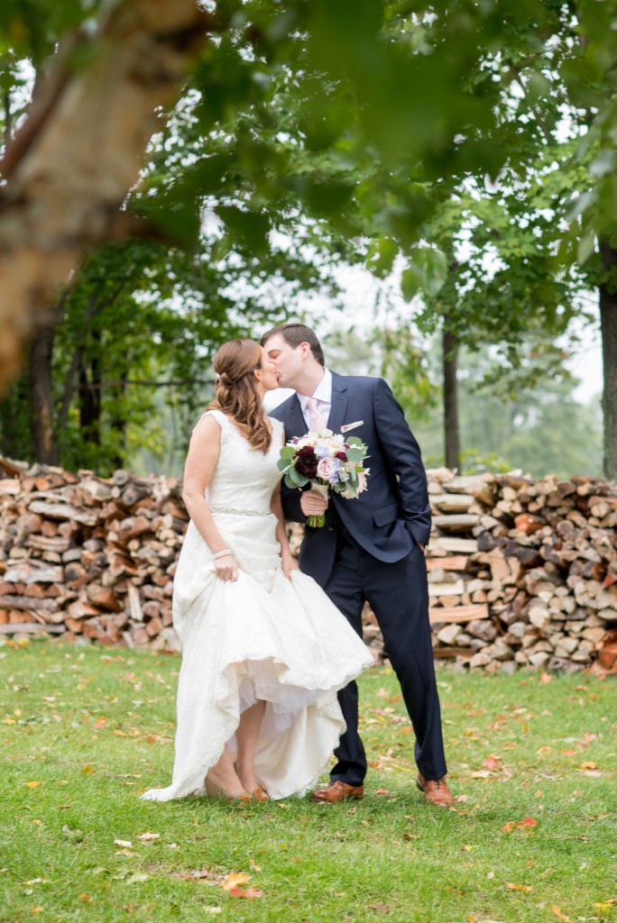 Red Maple Vineyard Wedding Photos during Fall in October
