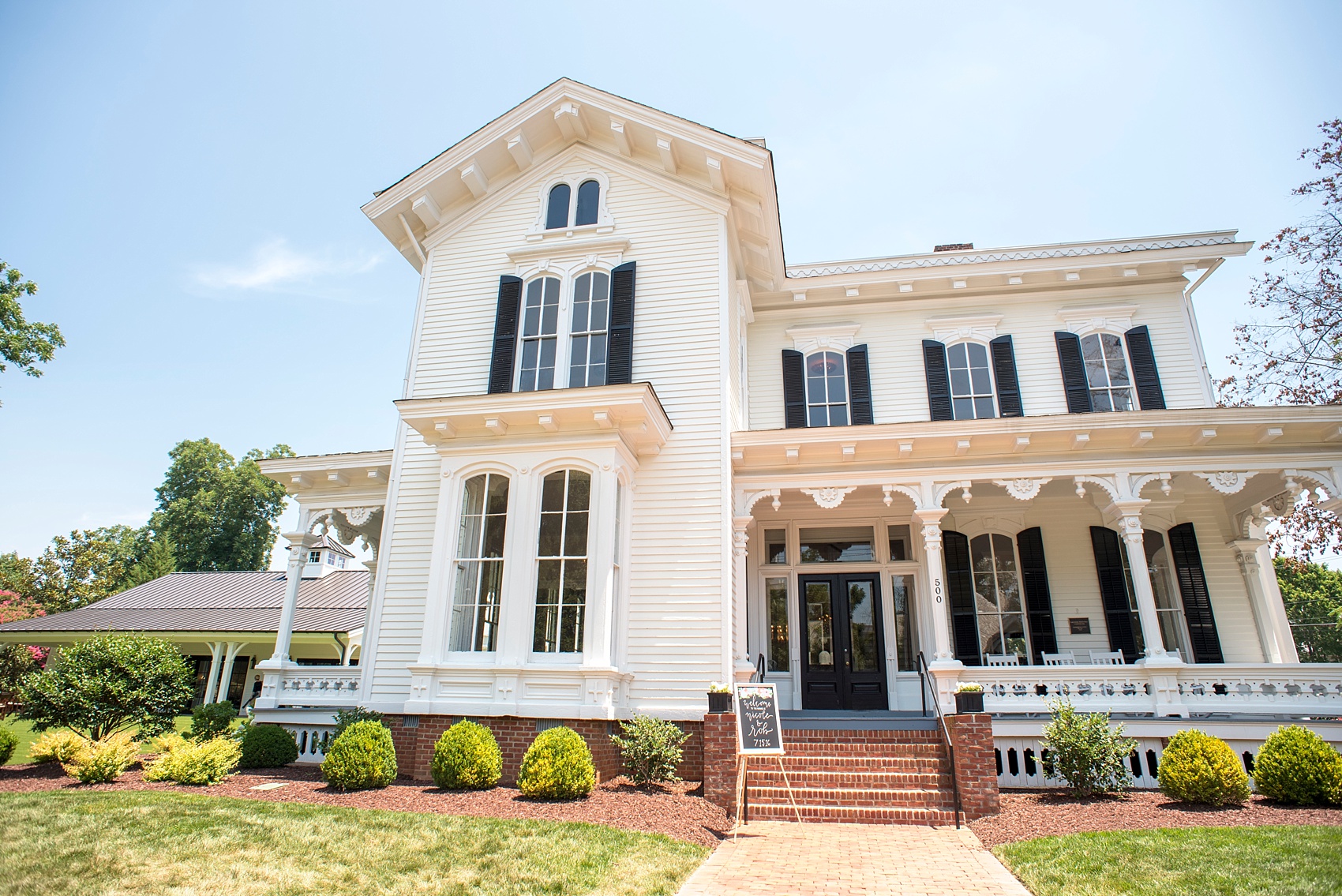 Mikkel Paige Photography wedding photos at The Merrimon-Wynne House in downtown Raleigh.