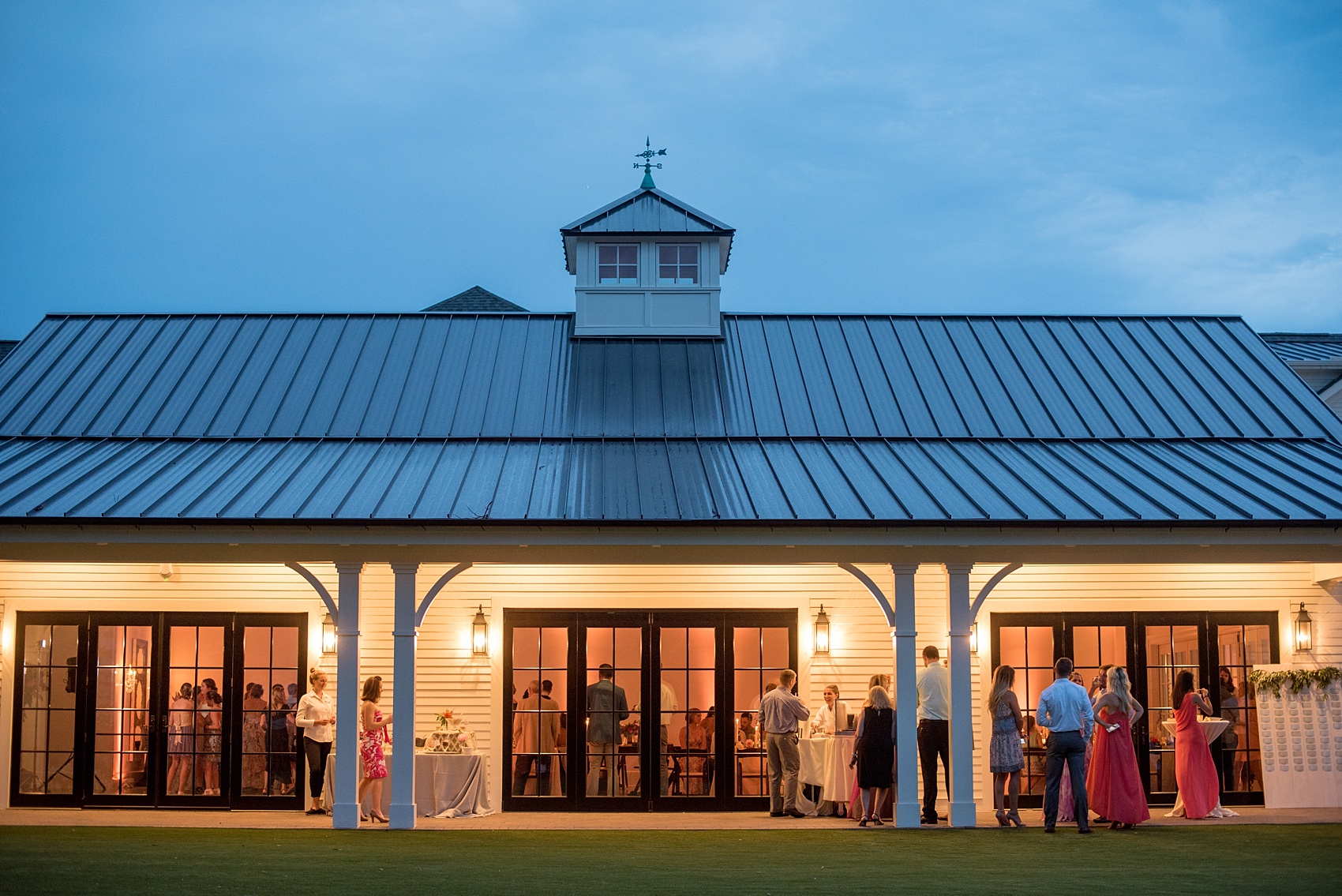 kkel Paige Photography wedding photos at The Merrimon-Wynne House in downtown Raleigh. A picture of the carriage house reception.