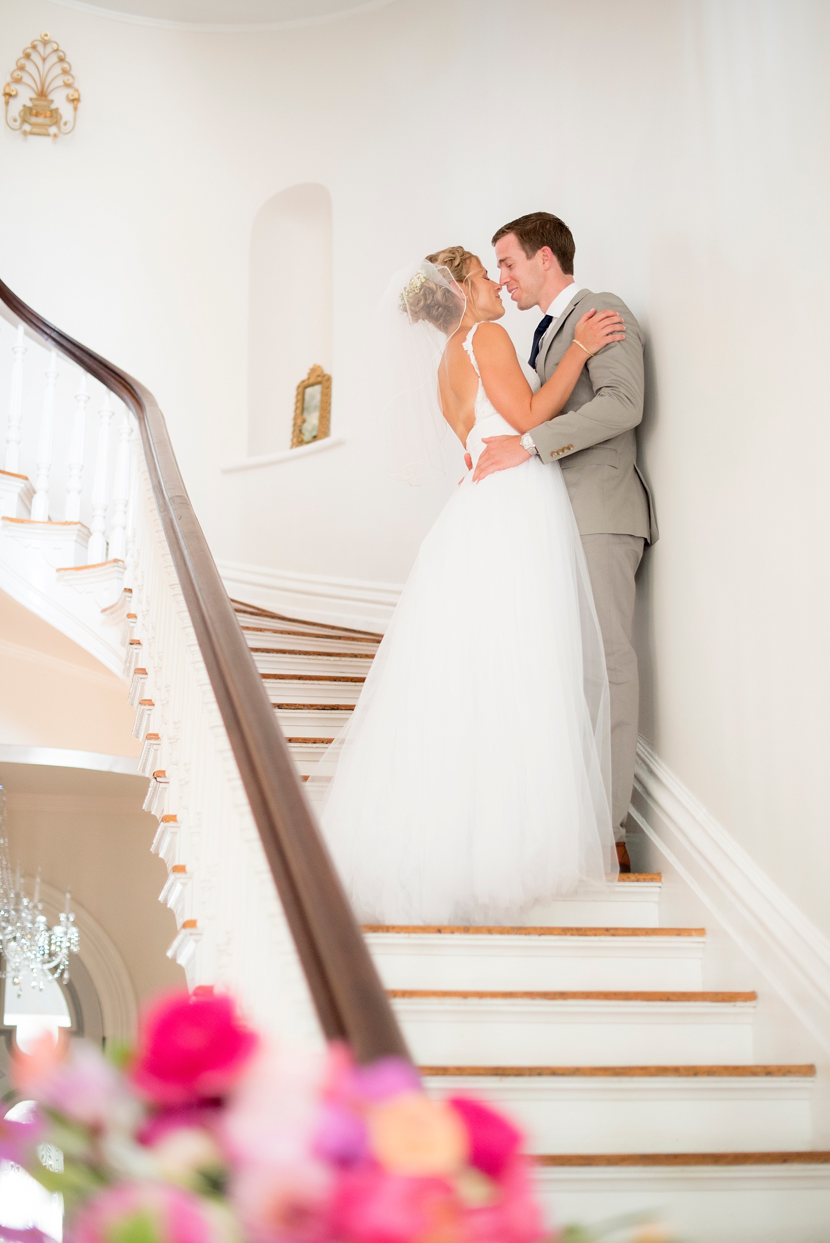 Mikkel Paige Photography photos of a wedding at The Merrimon-Wynne House in downtown Raleigh. 