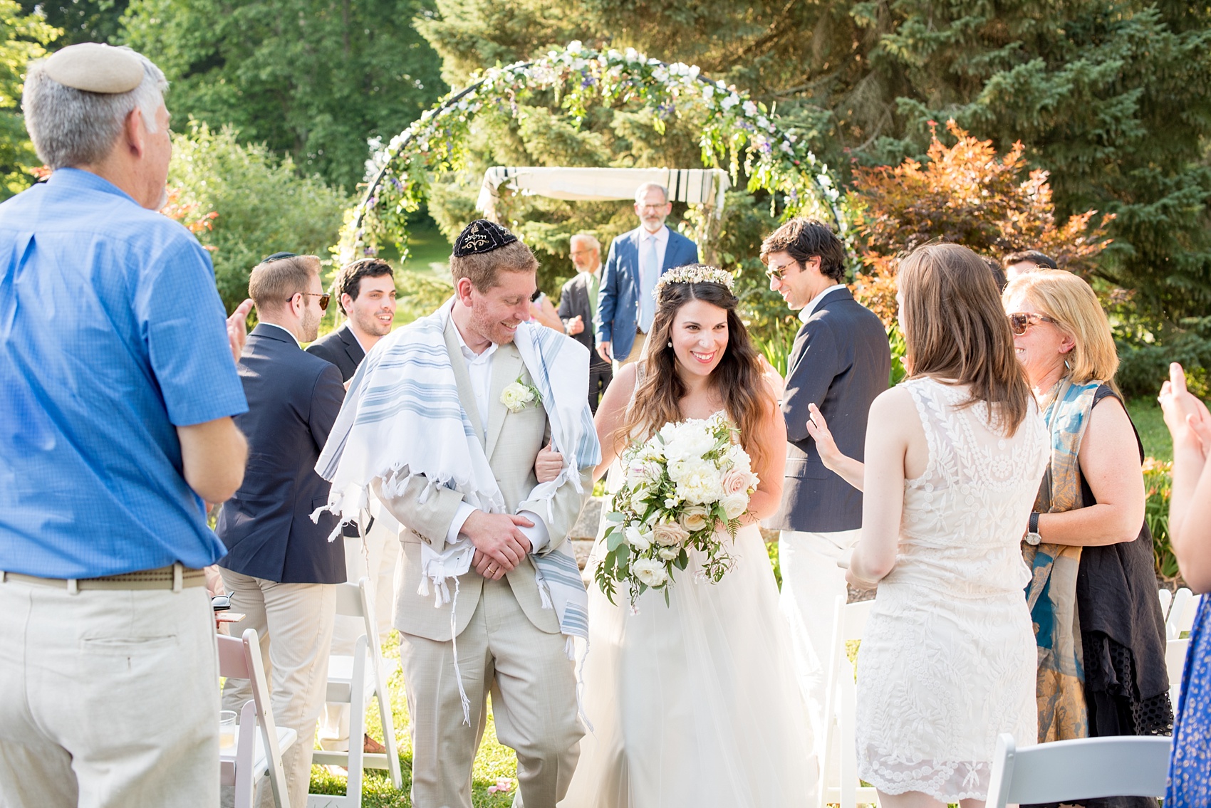 Mikkel Paige Photography photos of a wedding at Spring Hill Manor in Maryland. Image of the outdoor small ceremony.