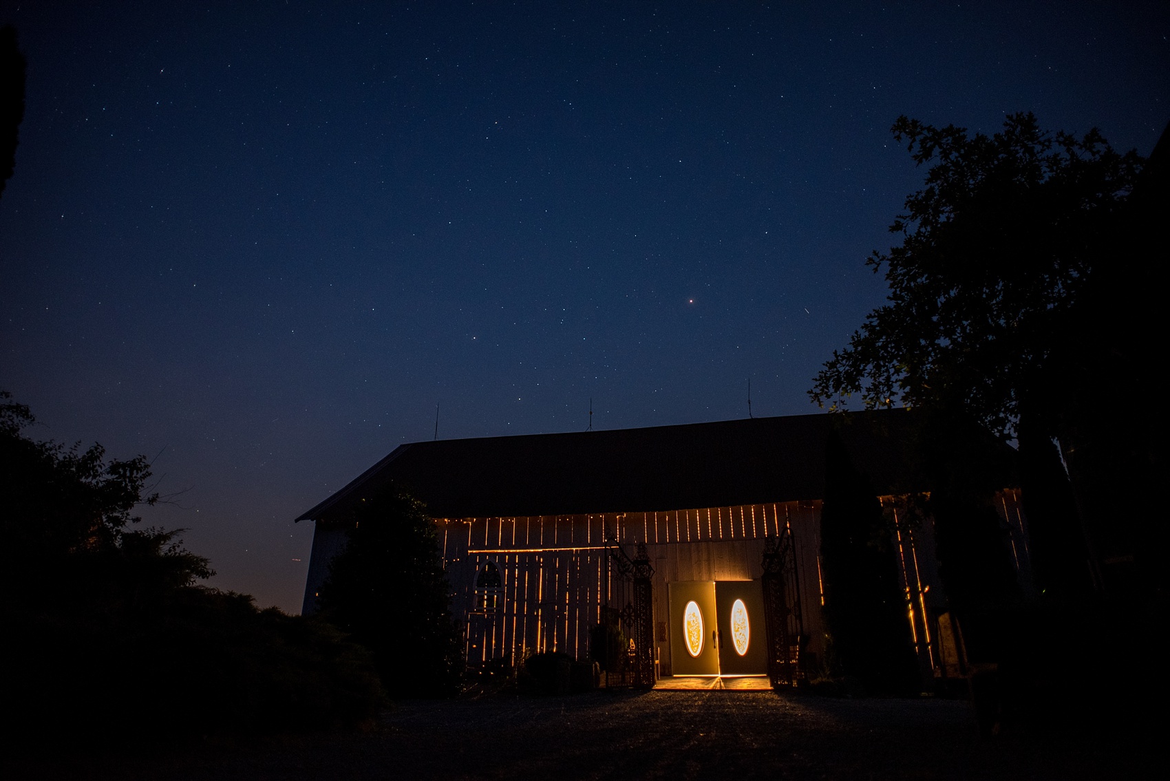 Mikkel Paige Photography photos of a wedding at Spring Hill Manor in Maryland. Night time image of the stars above the venue.