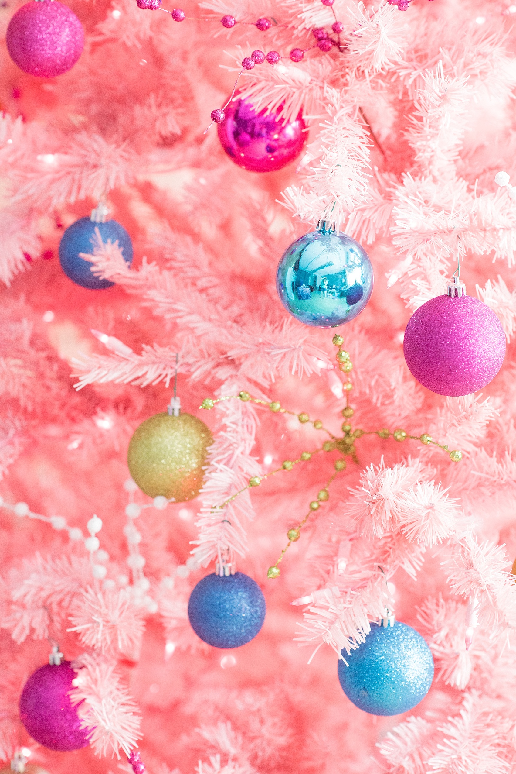 mikkelpaige-colorful_unique-holiday_party-ideas-lisa_frank_0010