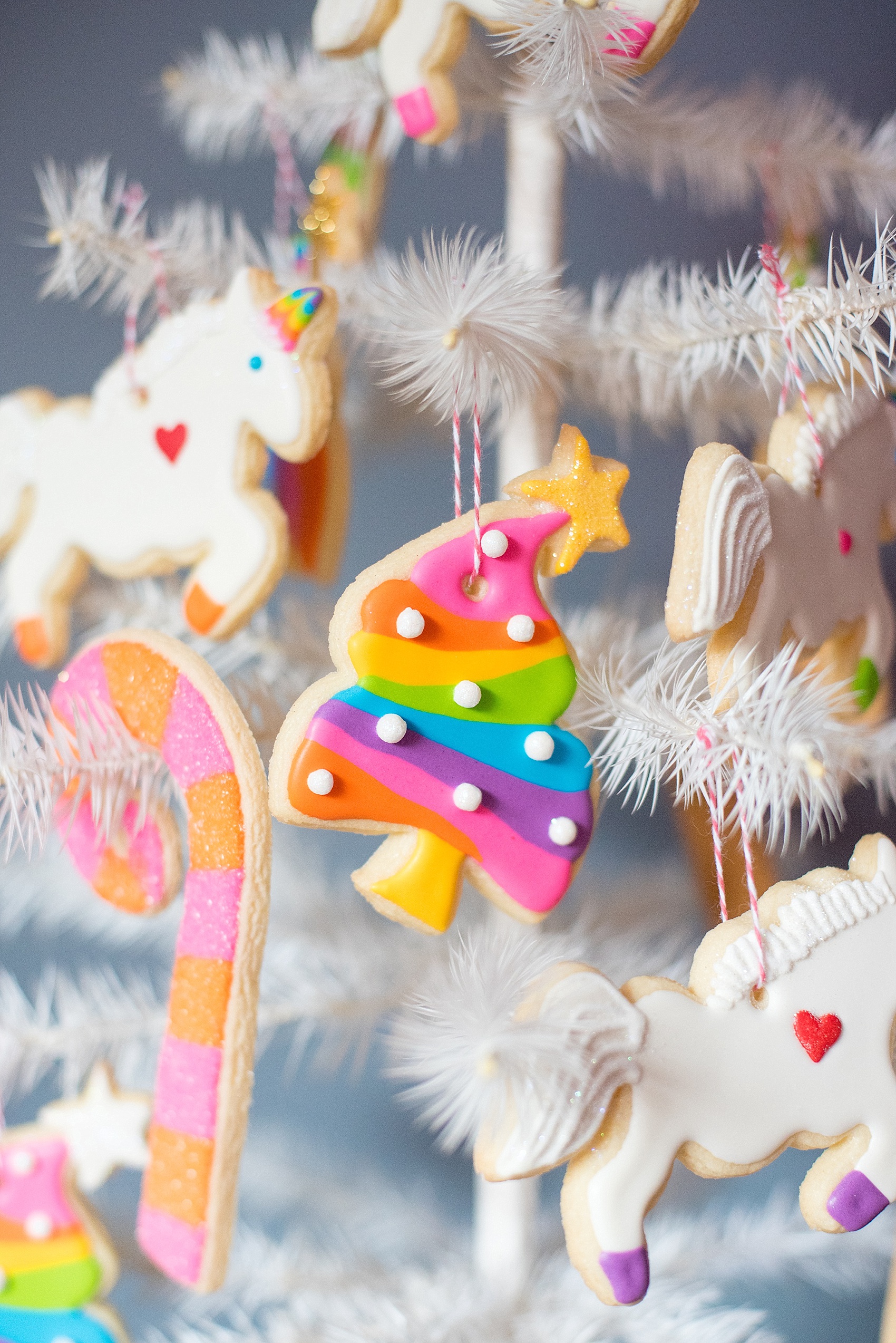 mikkelpaige-colorful_unique-holiday_party-ideas-lisa_frank_0044