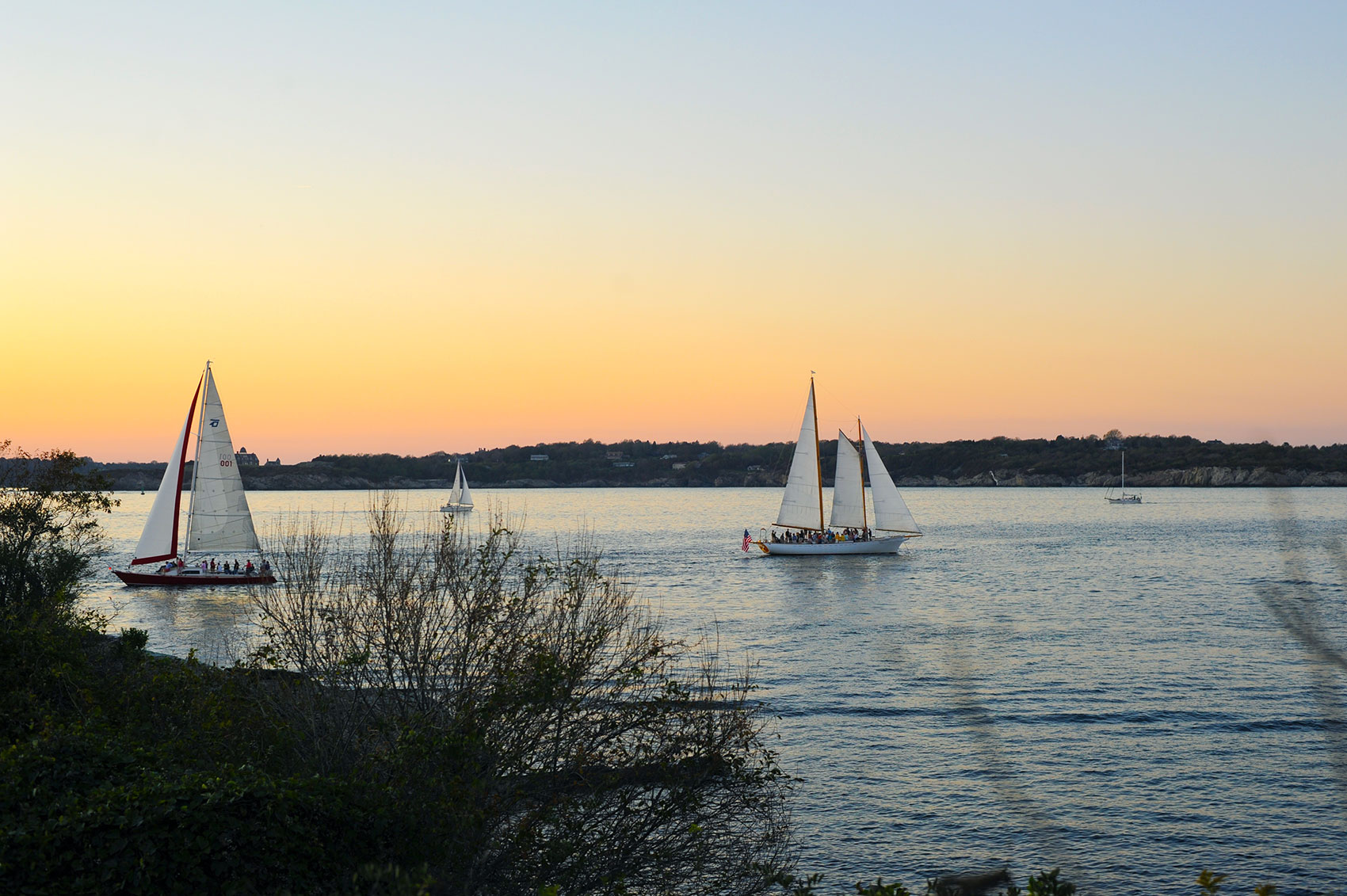 Castle Hill Inn wedding photos by Mikkel Paige Photography in Newport, Rhode Island. Click through to see more galleries from east coast events, filled with beautiful reception ideas, bride photos and New England inspiration! #NewportRhodeIsland #NewEngland #WeddingPhotos 