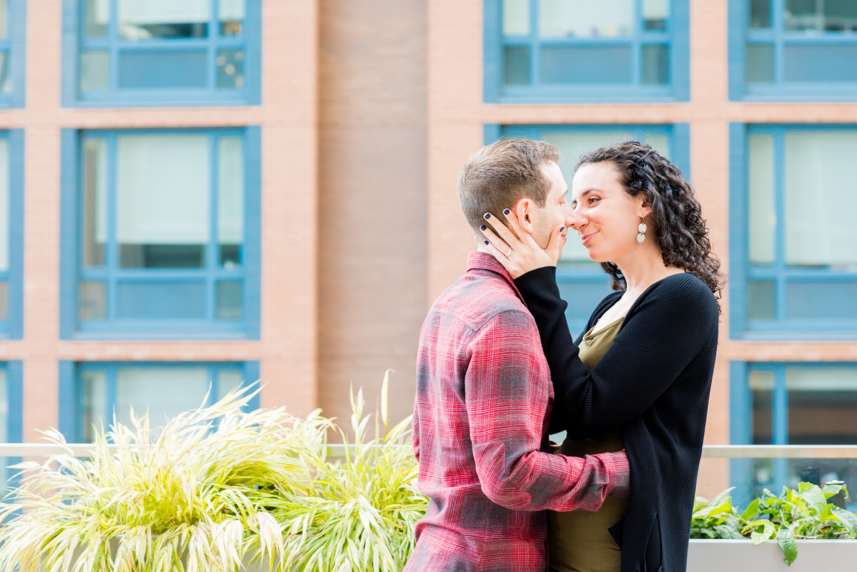 Mikkel Paige Photography engagement photos in lower manhattan near City Hall and the Brooklyn Bridge.