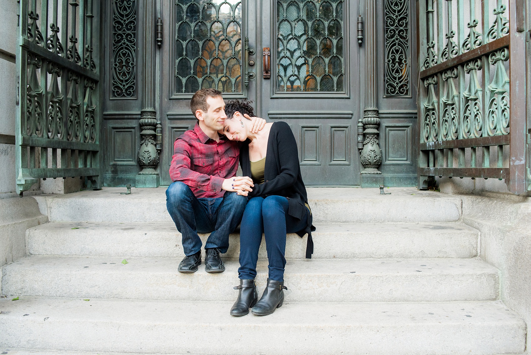 Mikkel Paige Photography fall engagement photos in lower manhattan near City Hall and the Brooklyn Bridge.