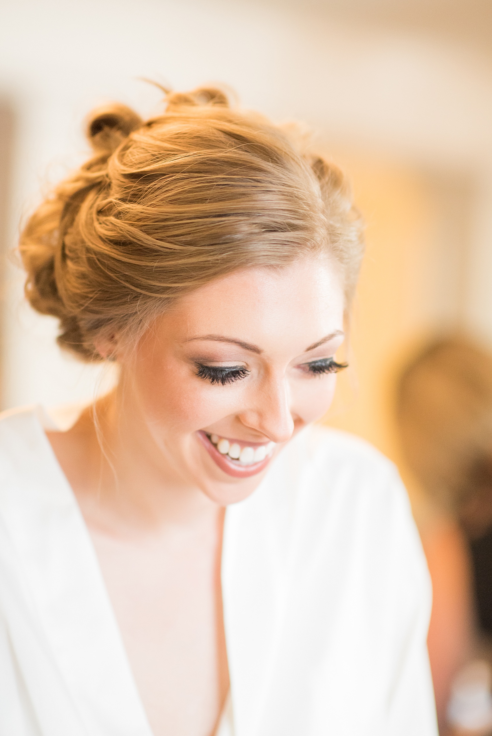 Beautiful wedding photos at The Carolina Inn at Chapel Hill, North Carolina by Mikkel Paige Photography. Photo of the bride preparing for her day, Click through to see the rest of this gorgeous winter wedding! #thecarolinainn