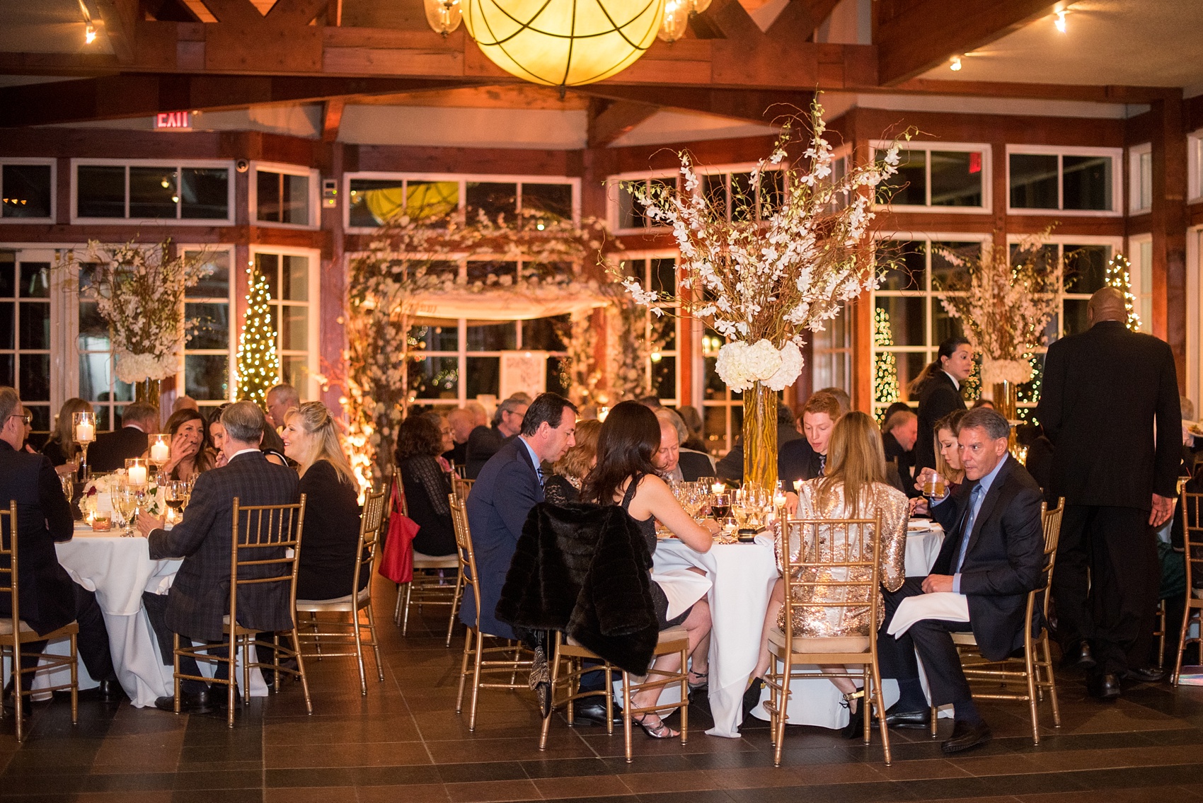 Photos by Mikkel Paige Photography of a Central Park Wedding reception at the Loeb Boathouse venue with a romantic winter theme. Click through for more images from this beautiful day! #CentralParkWedding