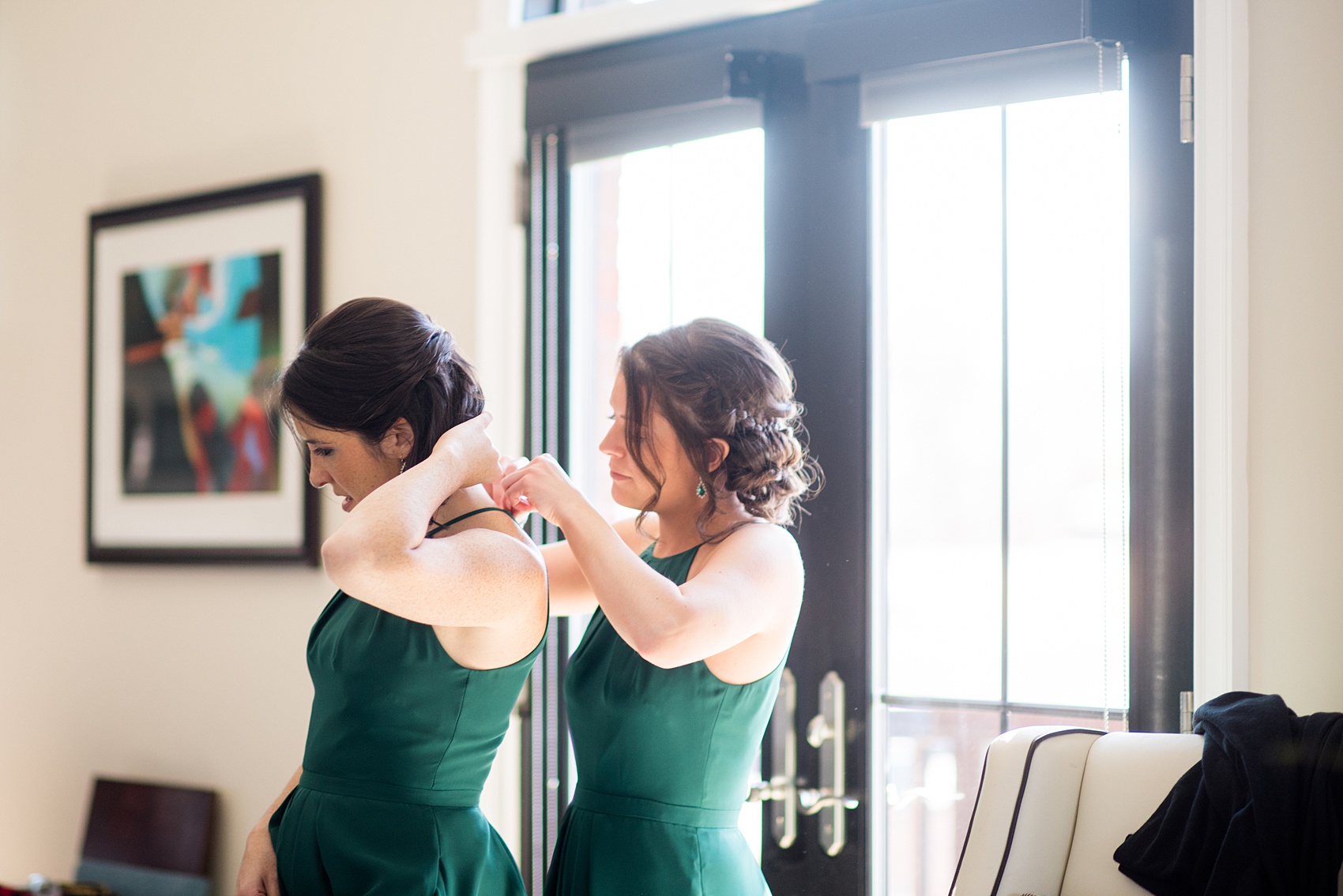 Saratoga Springs destination wedding photos by Mikkel Paige Photography. The bridal party got ready at the Pavilion Grand hotel and wore dark green gowns for the April spring wedding. #SaratogaSpringsNY #SaratogaSprings #mikkelpaige #NYwedding #destinationwedding 