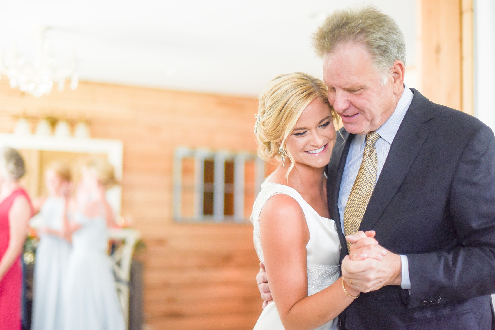 Charlottesville wedding photos by Mikkel Paige Photography. This Virginia venue is perfect for brides and grooms looking for a beautiful farm reception space. It’s green, romantic, and easy to dress up with flowers or keep simple! Click through for the complete post from this May event at the Lodge at Mount Ida Farm, including the bride’s first look with her father! Planning and design by Viva L’Event. #Charlottesville #mountidafarm #lodgeatmountida #CharlottesvilleVA #CharlottesvilleVirginia #Charlottesvillewedding #Charlottesvilleweddingphotographer #mikkelpaige #fatherofthebride #fatherfirstlook #bride