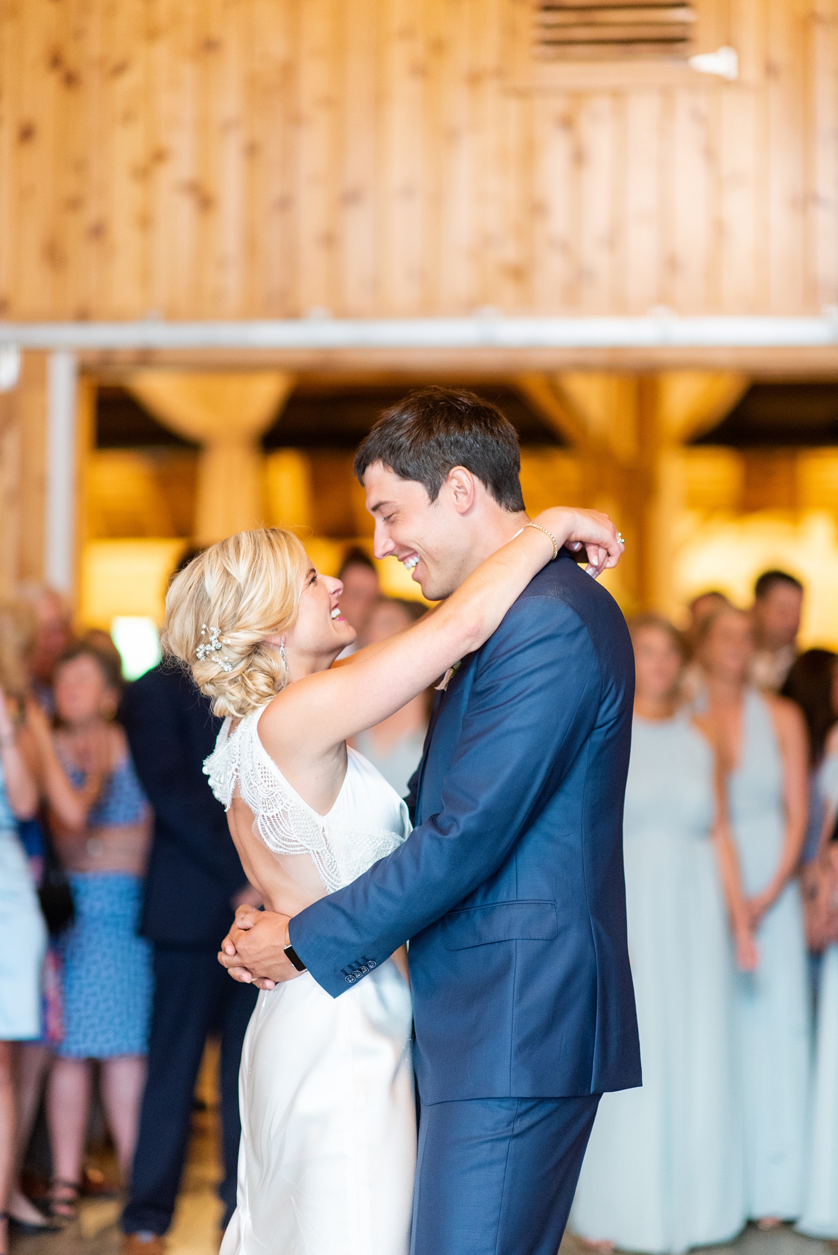 Charlottesville wedding photos by Mikkel Paige Photography. This Virginia venue is perfect for brides and grooms looking for a beautiful farm reception space. It’s green, romantic, and easy to dress up with flowers or keep simple. The couple danced to the sounds of a live band, Kristen and the Noise, for their spring barn reception. Click through for the complete post from this May event at the Lodge at Mount Ida Farm! Planning and design by Viva L’Event. #Charlottesville #mountidafarm #lodgeatmountida #CharlottesvilleVA #CharlottesvilleVirginia #Charlottesvillewedding #Charlottesvilleweddingphotographer #mikkelpaige #KristenandtheNoise