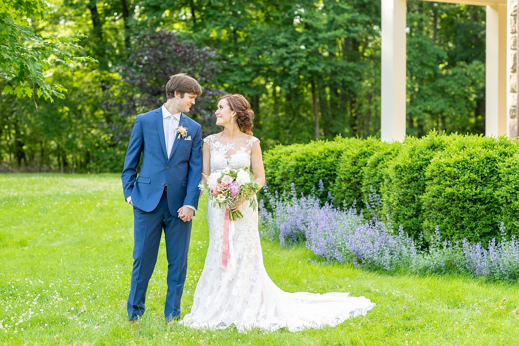 Olde Mill Inn wedding photos by Mikkel Paige Photography in New Jersey. This venue is great for a wedding in any season, from summer, to fall, spring and winter. The bride and groom chose to do their bridal party photos in the nearby Cross Estate Gardens. Click through for more! #mikkelpaige #newjerseyweddingphotos #newjerseyweddingphotographer