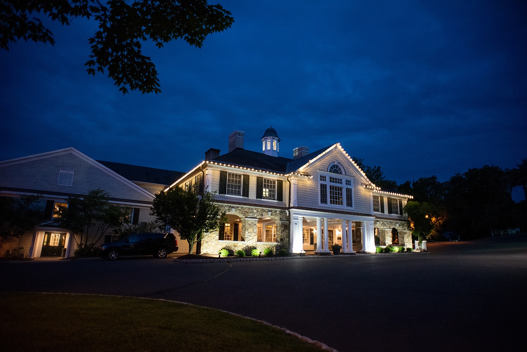 A summer wedding at Olde Mill Inn, NJ. Photos by Mikkel Paige Photography for an event with light pink and blue details. This New Jersey venue is a great option for something not too far from NYC. #OldeMillInn #NJwedding #NJweddingphotographer #mikkelpaige #NewJerseyWeddingVenue #NewJerseyWedding