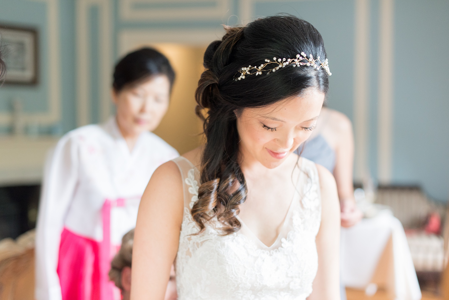 Wedding photos at Crabtree's Kittle House in Chappaqua, New York by Mikkel Paige Photography. The bride, her mother and bridesmaids got ready on location at this Westchester County historic home. Click through to see more photos from this gorgeous day! #mikkelpaige #CrabtreesKittleHouse #AsianWeddingTraditions #WestchesterWeddingVenues #WestchesterWedding #summerwedding #weddingdetails #bride #gettingready #weddinggettingready #historichome 