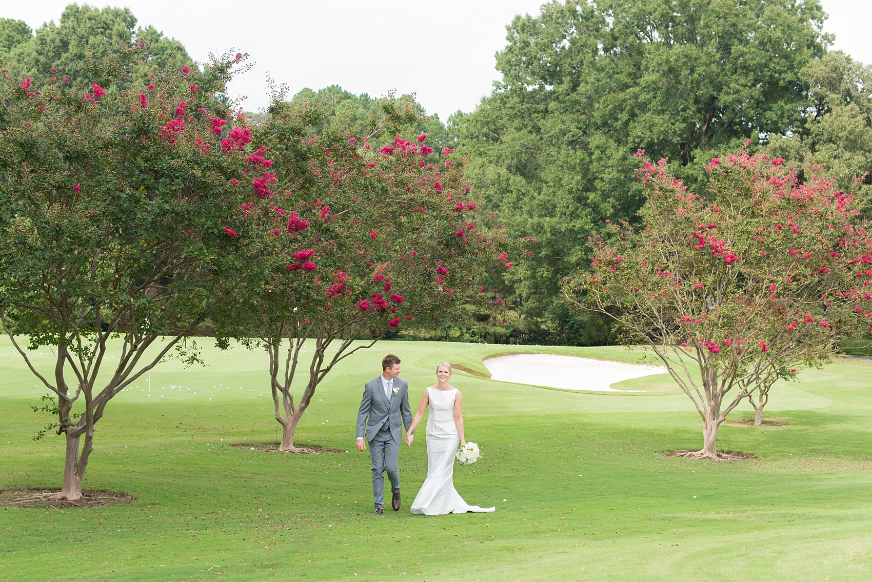 Mikkel Paige Photography captures Croasdaile Country Club wedding photos during a summer celebration. This golf course venue in Durham, North Carolina, is beautiful for photography outdoors! Click through for more from the day! #DurhamWedding #MikkelPaige #Durhamvenues #NorthCarolinawedding #southernwedding #GolfCourseWedding #CountryClubWedding 