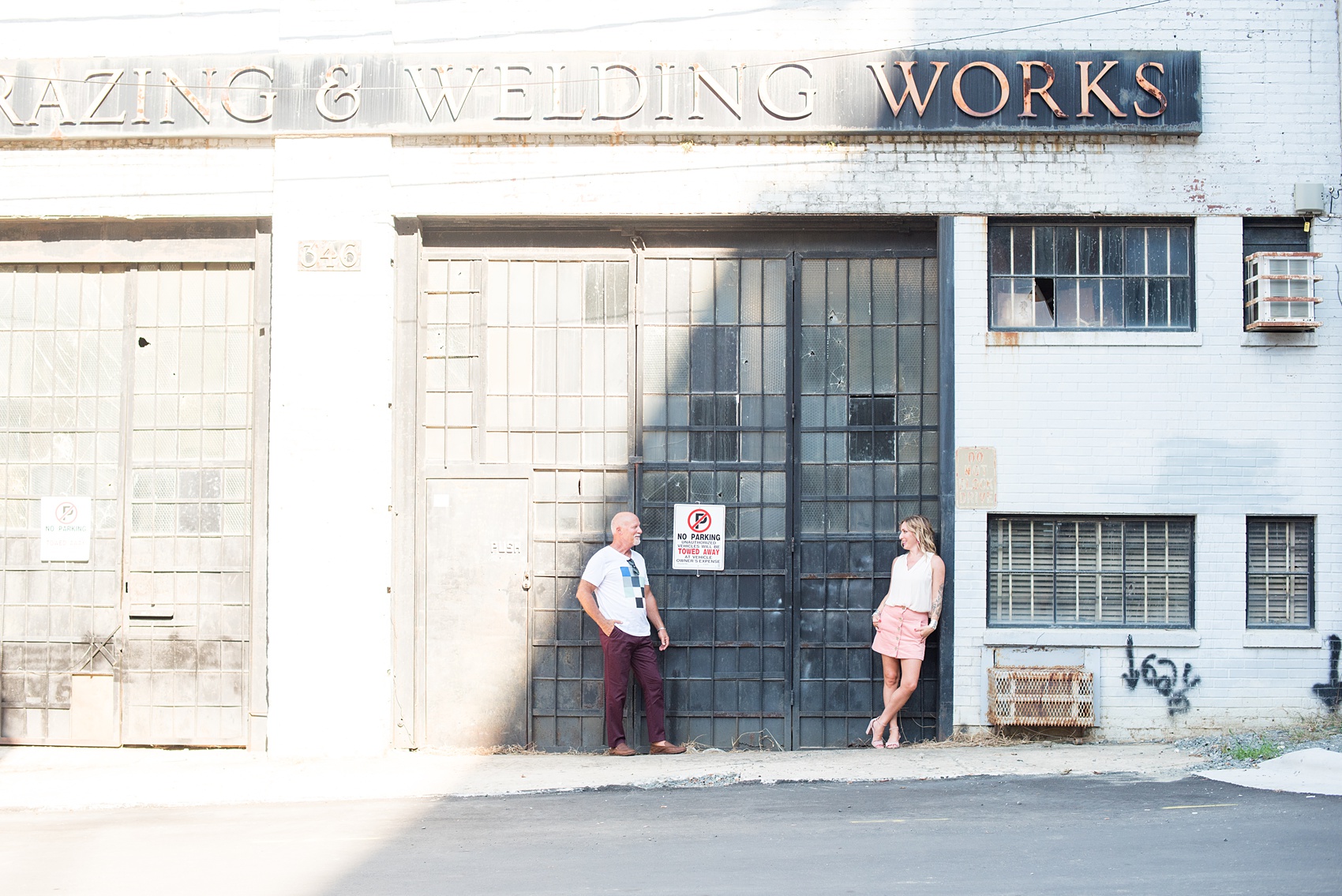 Urban engagement photos in downtown Durham, North Carolina, by Mikkel Paige Photography. #DurhamWeddingPhotographer #RaleighWeddingPhotographer #DurhamEngagementPhotos #urbanengagementphotos #cityengagementsession #cityengagementphotos