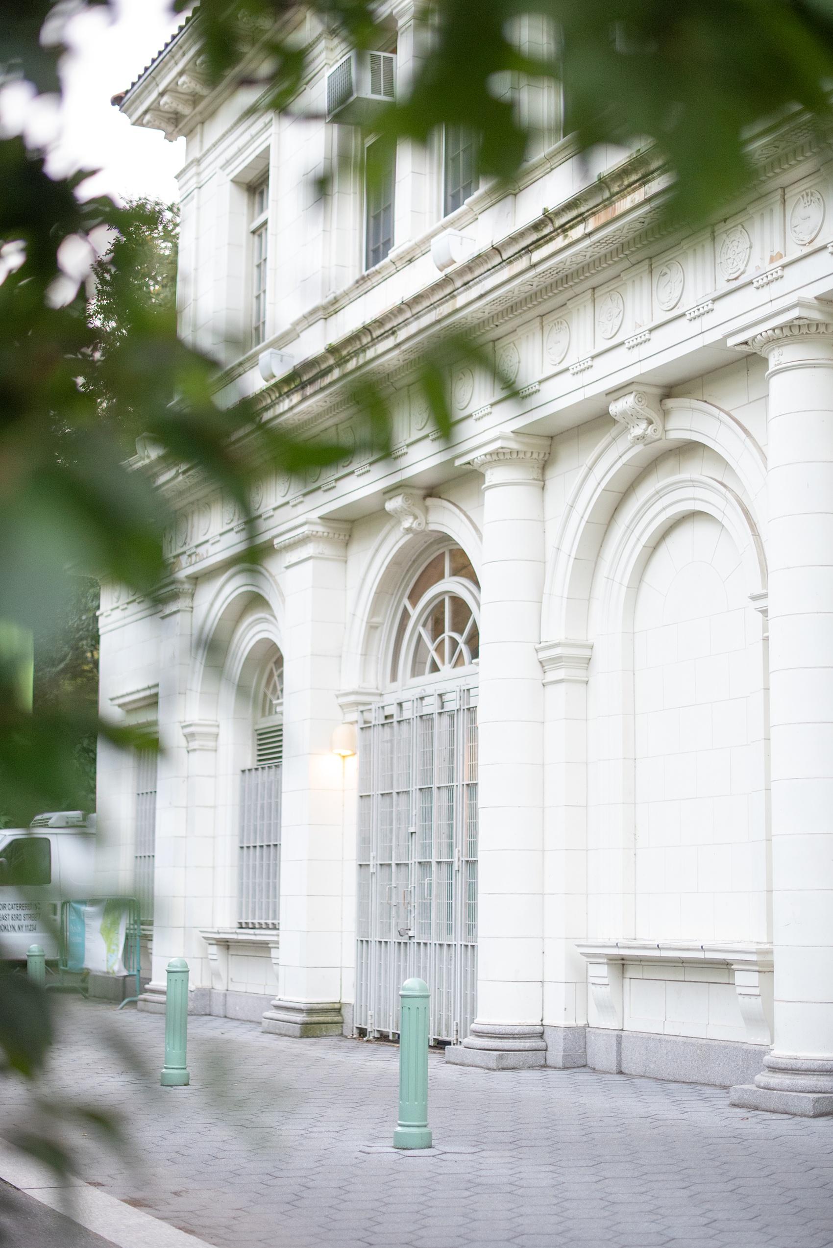 Prospect Park Boathouse wedding photos in Brooklyn, New York by Mikkel Paige Photography. This city wedding venue joins the indoors with the outdoors in a park setting with a historic New York City building. Photos include gay wedding decor inspiration and details. #mikkelpaige #prospectparkboathouse #brooklynwedding #brooklynweddingphotographer