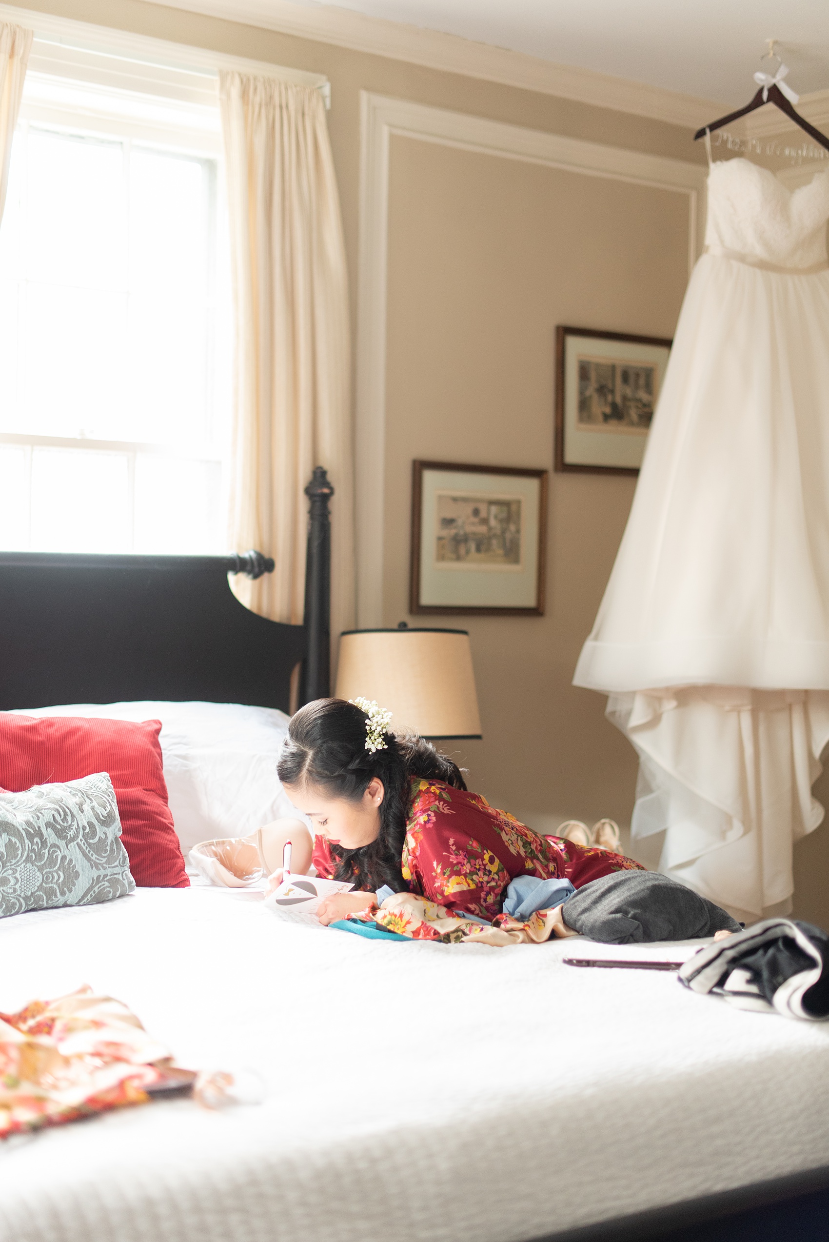 Getting ready wedding photos at Crabtree's Kittle House in Chappaqua, New York by Mikkel Paige Photography. This venue in Westchester county was the perfect place to capture the bride and bridesmaids getting ready in a country setting. The bride had timeless style with her strapless lace and tulle dress. Click through for more fall wedding inspiration from her day! #mikkelpaige #CrabtreesKittleHouse #WestchesterWeddingVenues #WestchesterWedding #SeptemberWedding #gettingready #bridestyle