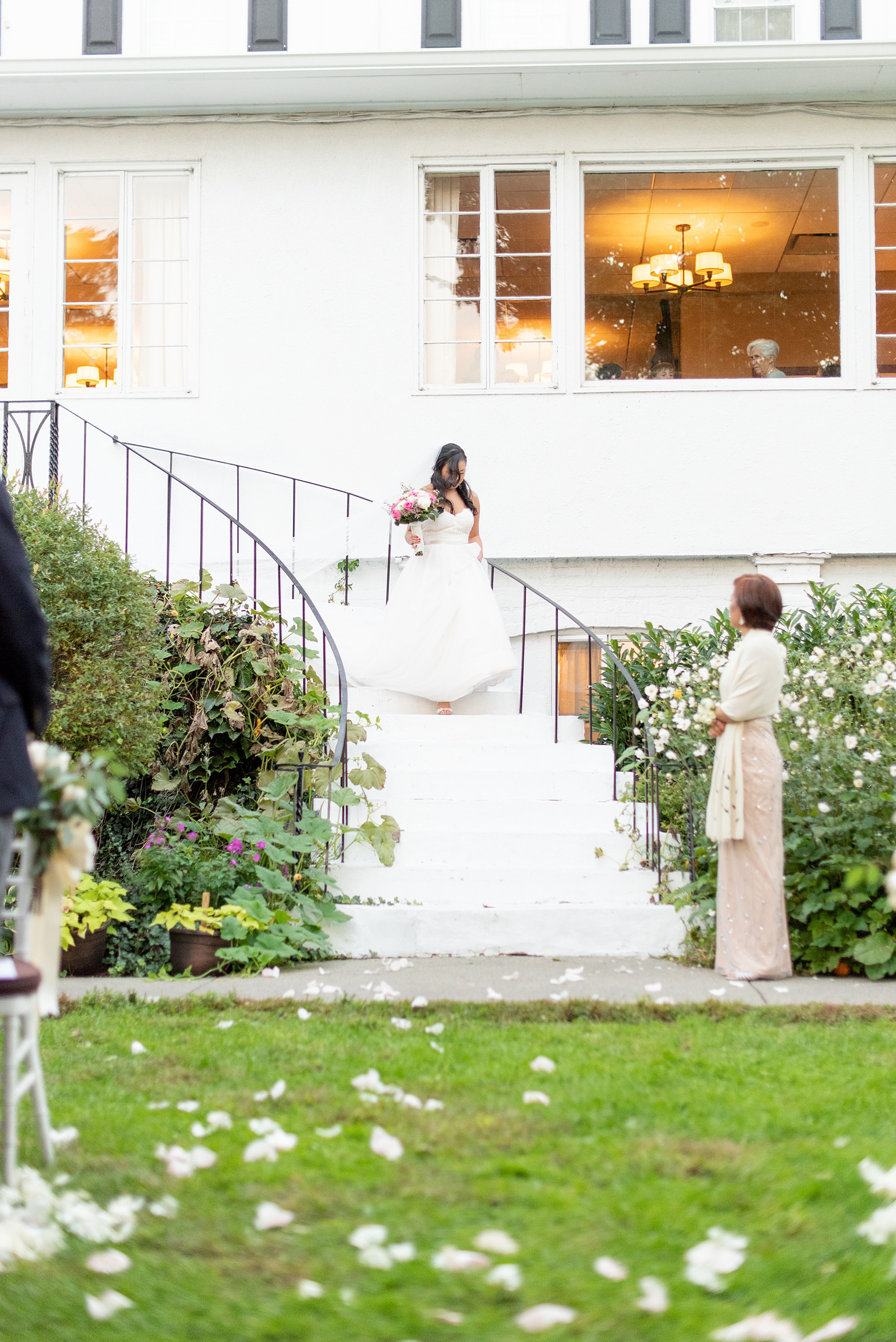 Wedding photos at Crabtree's Kittle House in Chappaqua, New York by Mikkel Paige Photography. This venue in Westchester county is a beautiful location for an outdoor September wedding. The couple’s ceremony overlooked an awesome fall landscape and custom chalkboard sign welcomed guests. Click through for more inspiration from their day! #mikkelpaige #CrabtreesKittleHouse #WestchesterWeddingVenues #WestchesterWedding #SeptemberWedding #weddingceremony #outdoorceremony #herecomesthebride