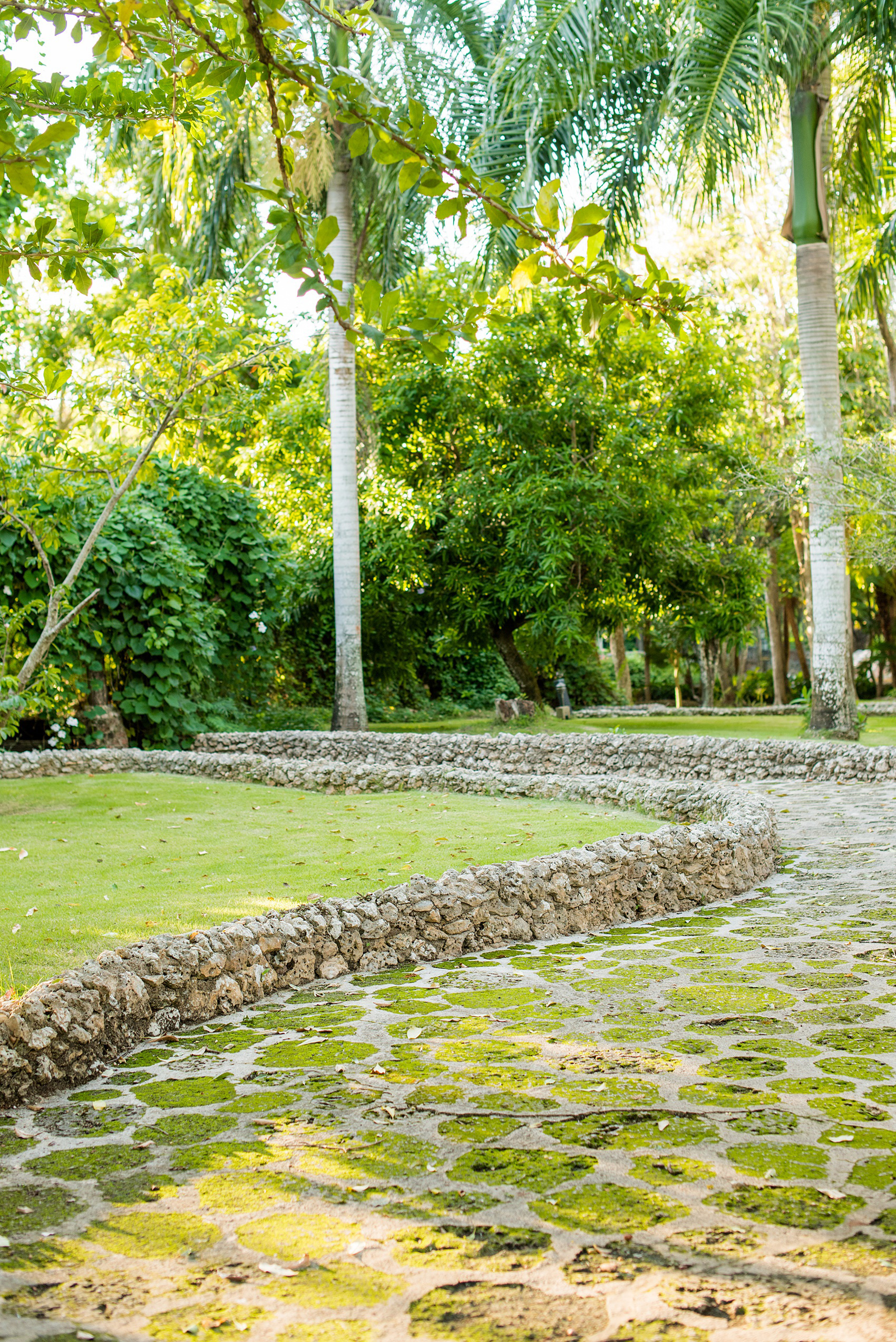 Planning a destination wedding? La Romana is an hour from Punta Cana and home to an incredible, all inclusive resort with beautiful Minitas beach and mountain view in the Dominican Republic. It’s a great location, which these pictures by Mikkel Paige Photography prove again and again! It also doubles as a vacation and honeymoon spot. Click through for more Casa de Campo, Altos de Chavon, wedding photography and ideas! #mikkelpaige #destinationweddingphotographer #dominicanrepublicwedding