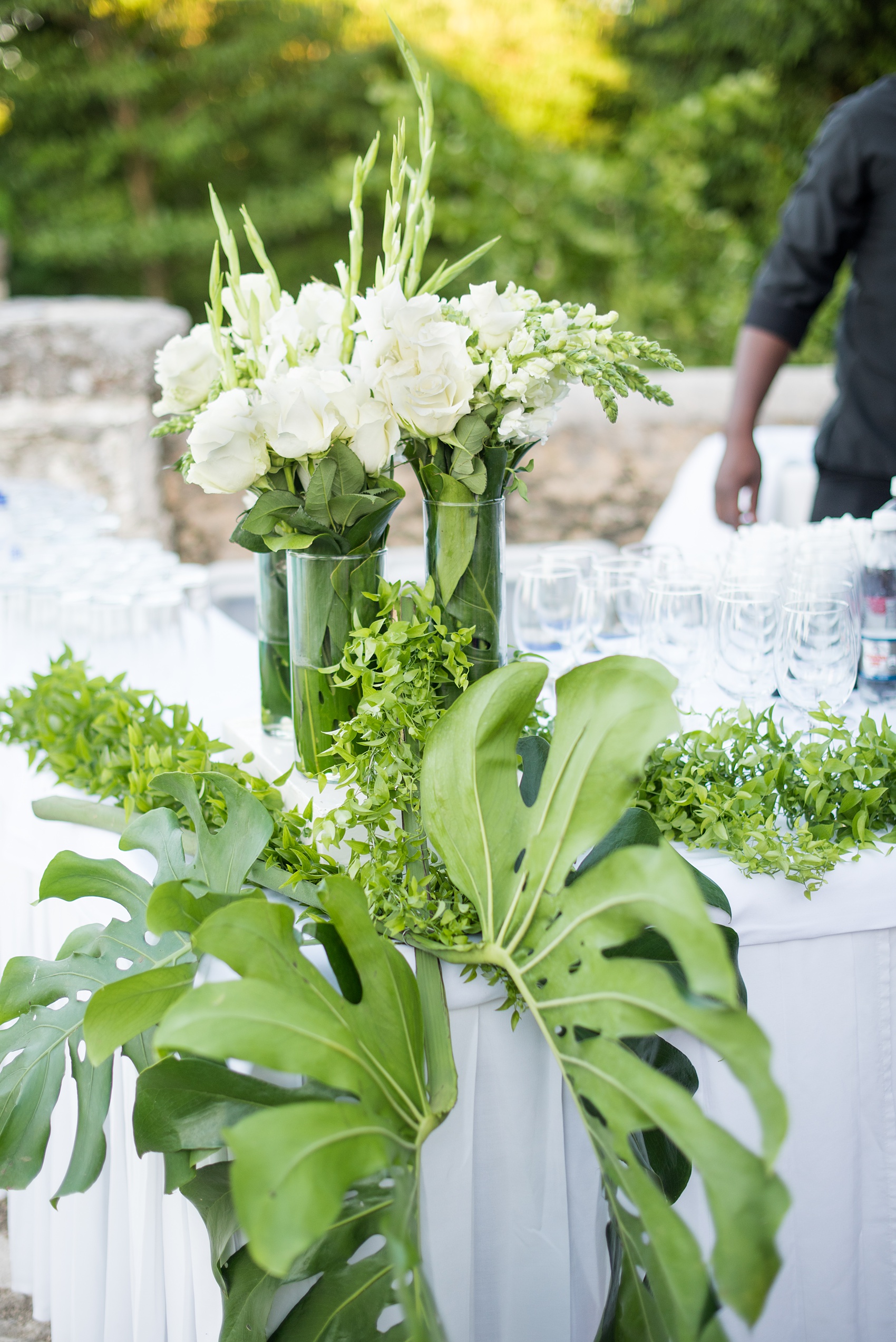 Casa de Campo in the Dominican Republic is a great location for a destination wedding. It’s in La Romana, an hour from Punta Cana, and is an all inclusive resort with Minitas beach and mountains view. It’s a beautiful venue, evidenced by these pictures by destination wedding photographer, Mikkel Paige Photography. Click through for more blue + white ceremony and reception ideas! Planning by @theeventeur. #mikkelpaige #bluewedding #dominicanrepublicwedidng #destinationweddingphotographer #cocktailhour