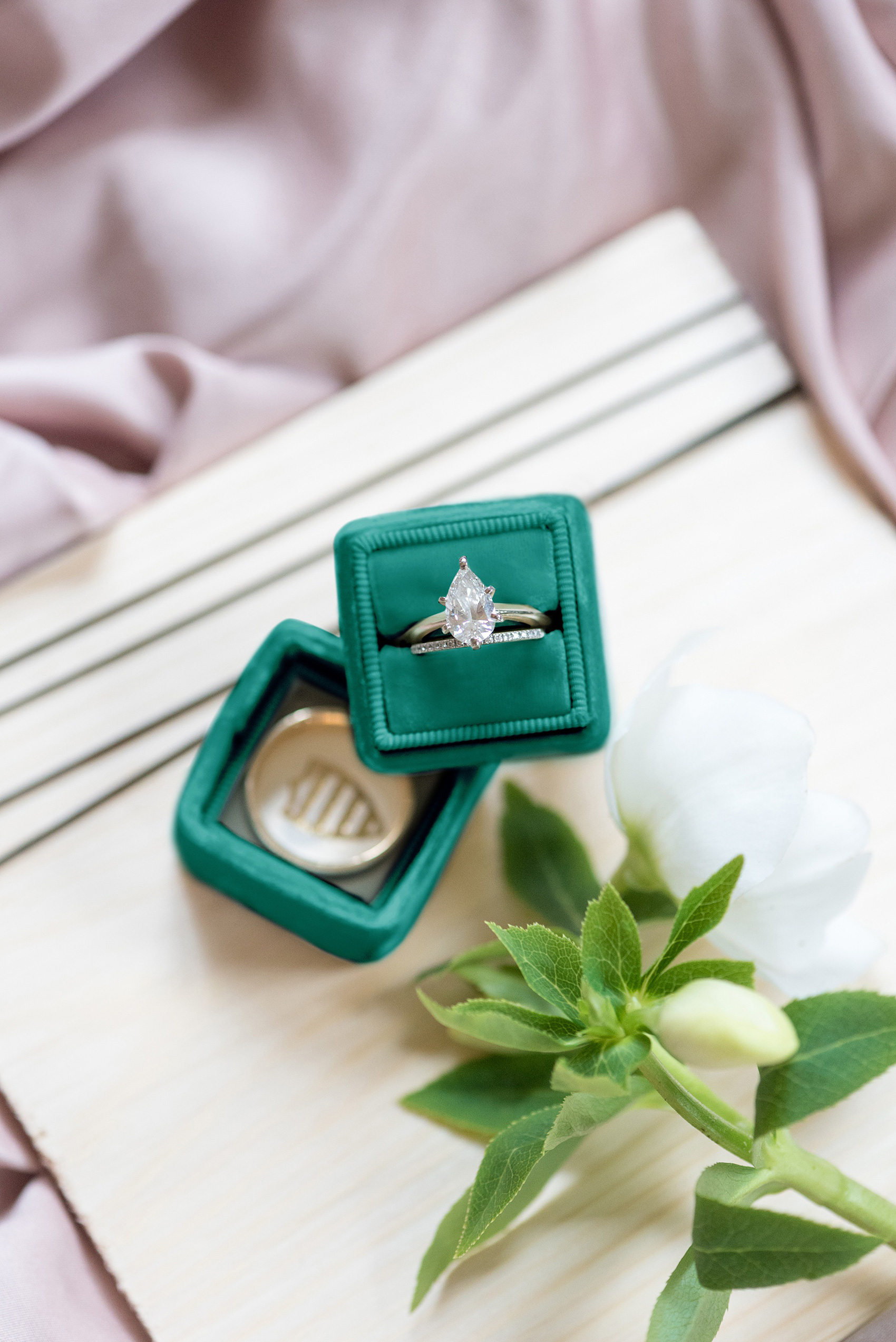The Bradford NC Photos captured by Mikkel Paige Photography. This North Carolina Raleigh event venue has beautiful gardens and is perfect for outdoor or indoor ceremonies and receptions. Design by @vivalevent with a green, black and peach palette. Velvet engagement ring box from The Mrs. Box. #mikkelpaige #Raleighweddingphotographer #raleighweddingvenues
