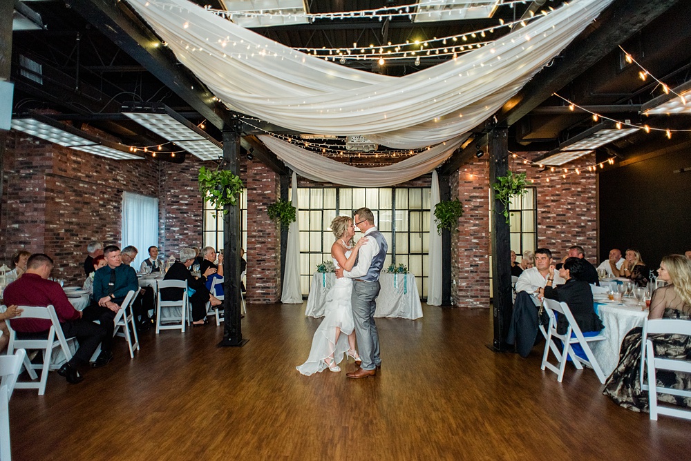 Hub 925 wedding photos at an alternative Orlando wedding venue by Mikkel Paige Photography. The bride and groom hosted a simple reception in this workspace venue near Universal theme park. #mikkelpaige #hub925 #orlandoweddingphotographer #orlandoweddingphotos #floridaweddingphotographer #centralfloridawedding #orlandoweddingvenue #simpleweddingreception