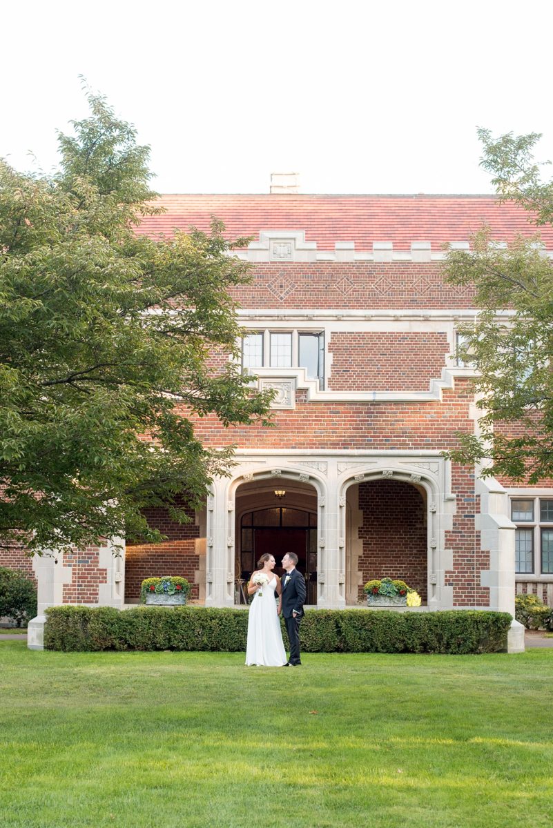 Wedding photos at Waveny House venue in New Canaan, CT by Mikkel Paige Photography. A September wedding with a beautiful couple in a picturesque park setting! #mikkelpaige #connecticutweddingvenue #CTwedding #CTweddingphotographer 
