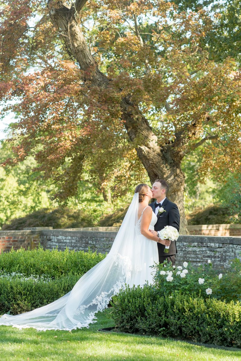 Wedding photos at Waveny House venue in New Canaan, CT by Mikkel Paige Photography. A September wedding with a beautiful couple in a picturesque park setting! #mikkelpaige #connecticutweddingvenue #CTwedding #CTweddingphotographer