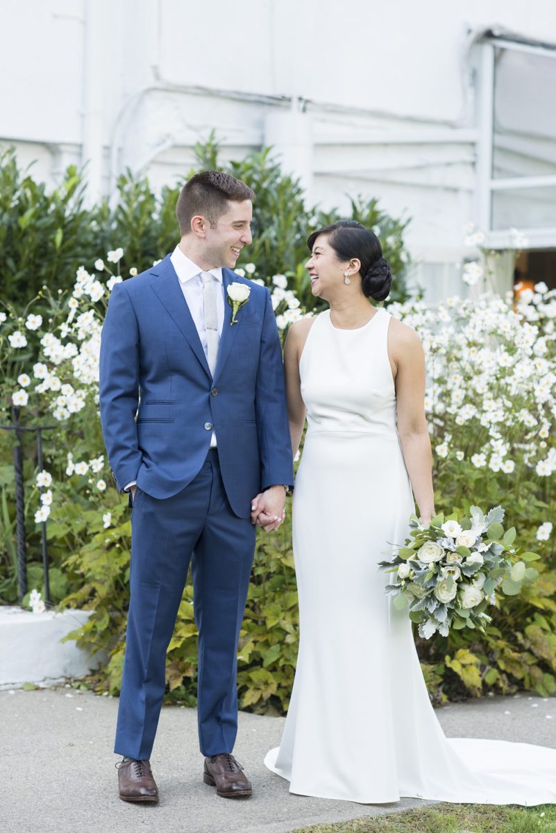 Crabtree's Kittle House wedding photos by Mikkel Paige Photography of a fall wedding in Chappaqua, New York. This is a beautiful indoor and outdoor wedding venue in Westchester county! #mikkelpaige #westchesterweddingvenues #westchesterweddingphotographers #brideandgroom