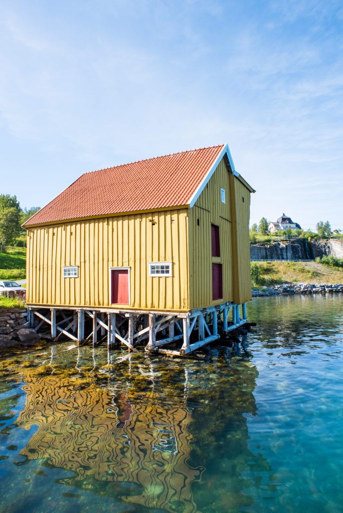 Norway Destination wedding photos by Mikkel Paige Photography in the Arctic Circle.